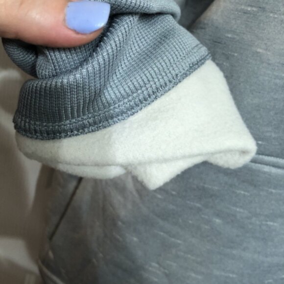 Under Armor Ladies Medium Fleece Lined Loose Fit Scuba hood big Logo Pullover - Picture 5 of 14